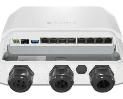 Маршрутизатор MikroTik RB5009UPr+S+OUT, вид на разъёмы